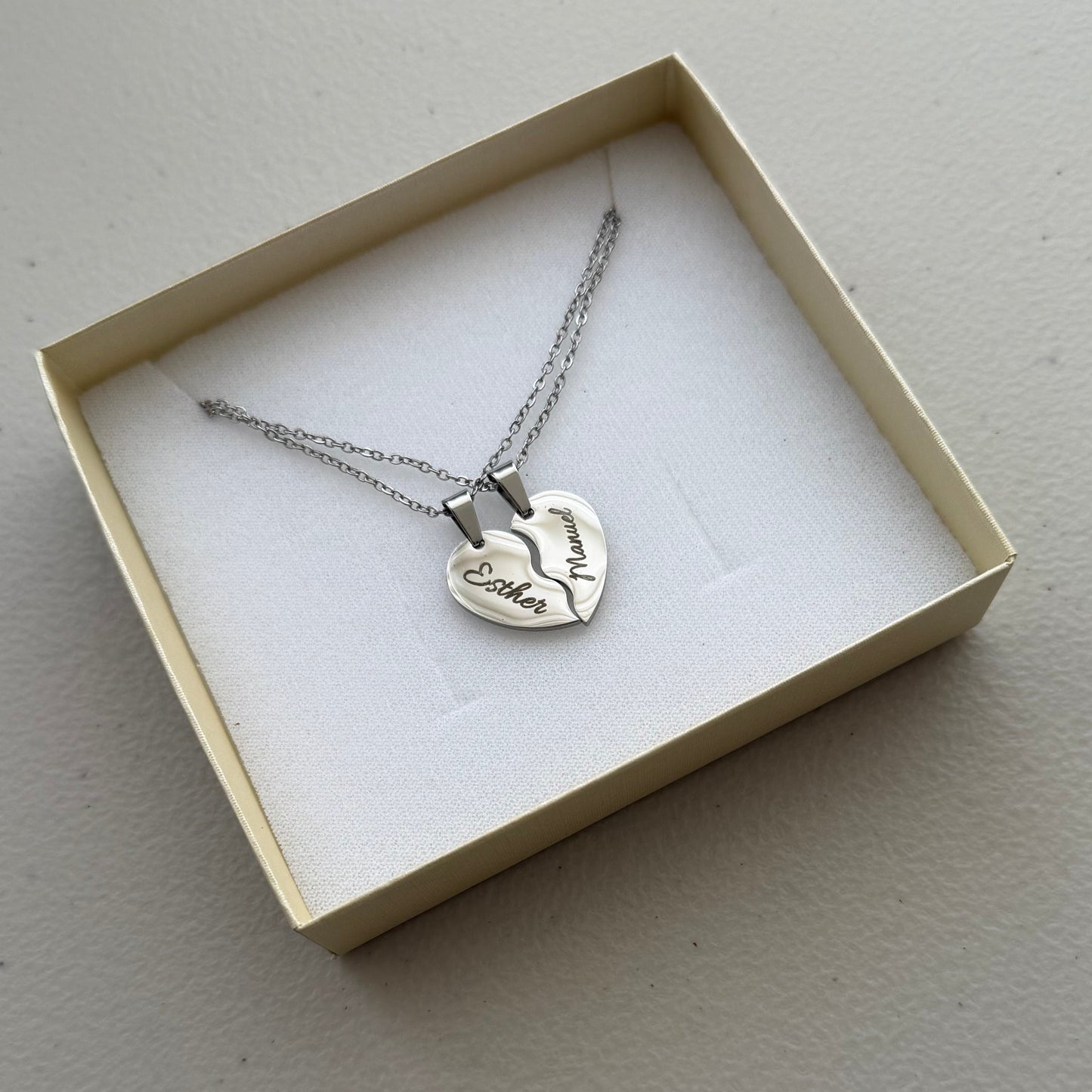 Dúo de Collares "Dos Mitades, Un Corazón"